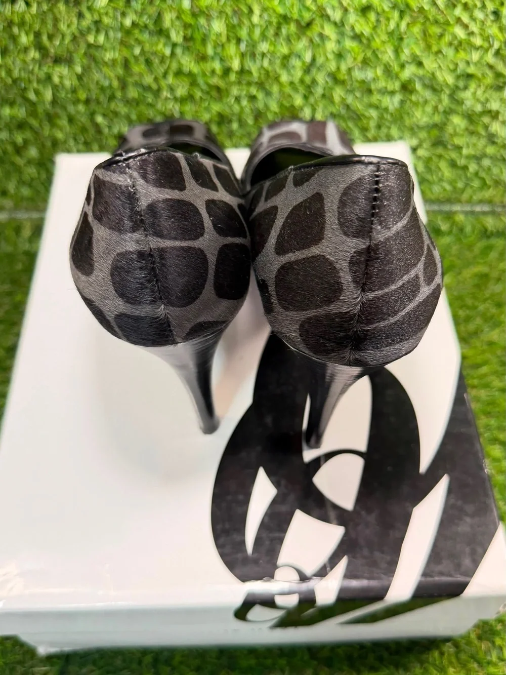 Nine West Peep Toe Platform Heels Grey Animal Print Calf Hair Size 6M
